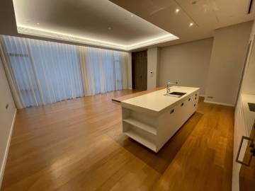 3 bed 230 SQM, Sindhorn Lumpini