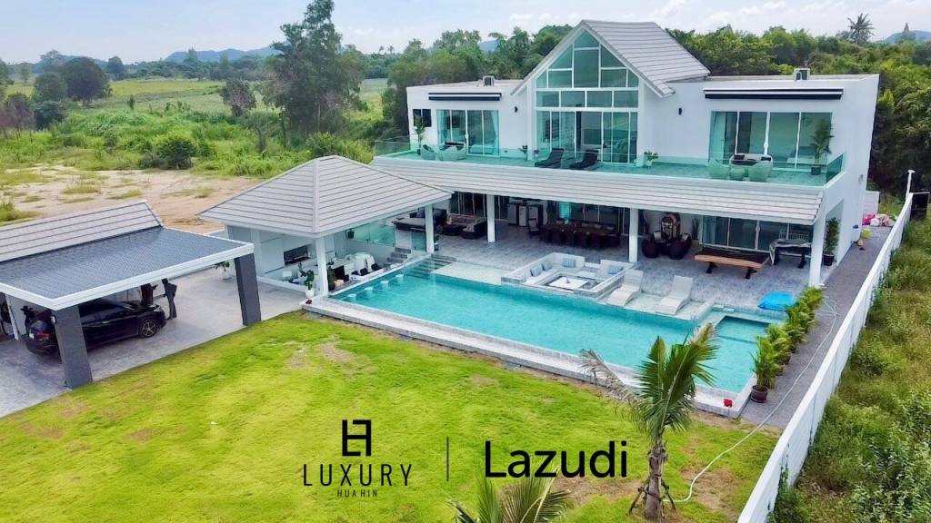 Black Mountain : Luxury 4 Bedroom Pool Villa