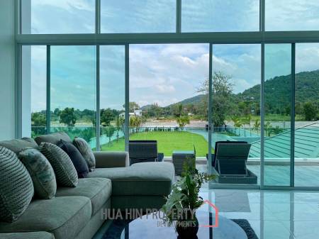 Black Mountain : Luxury 4 Bedroom Pool Villa