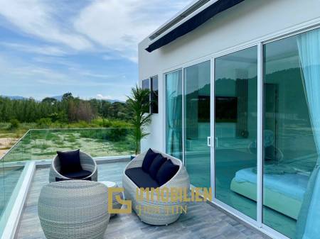 Black Mountain : Luxury 4 Bedroom Pool Villa