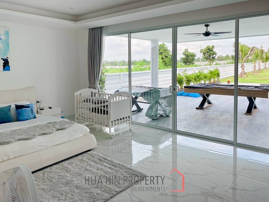Black Mountain : Luxury 4 Bedroom Pool Villa