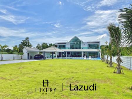 Black Mountain : Luxury 4 Bedroom Pool Villa