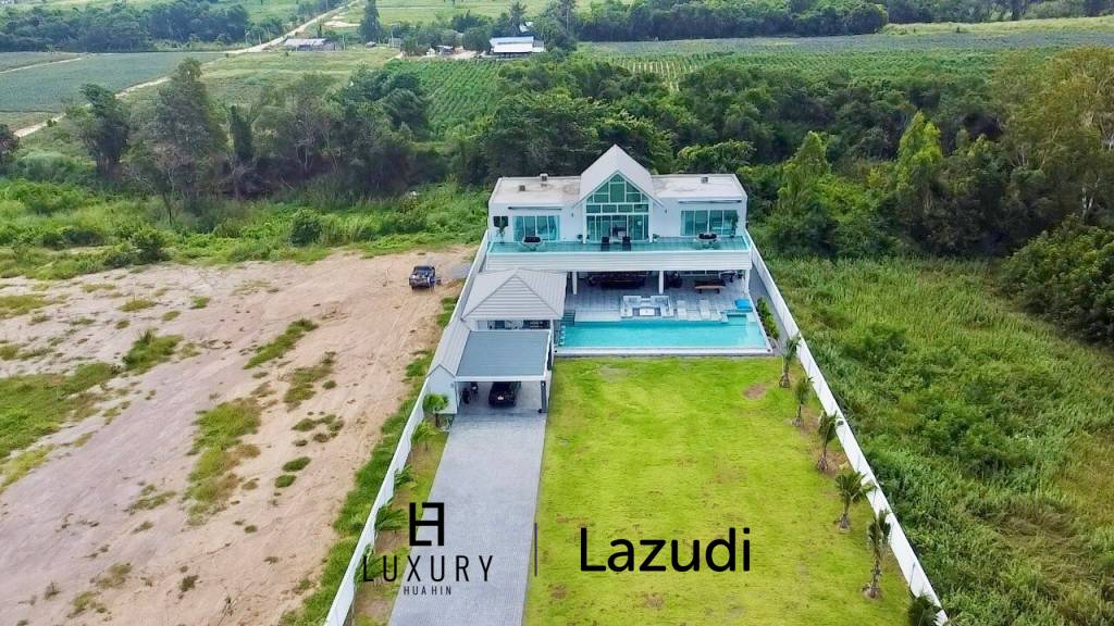 Black Mountain : Luxury 4 Bedroom Pool Villa