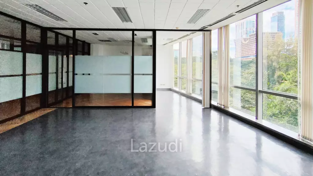 301 SQ.M Office space for rent in Pathumwan