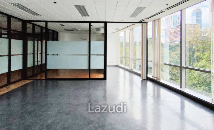 301 SQ.M Office space for rent in Pathumwan
