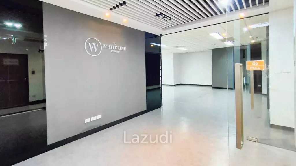 301 SQ.M Office space for rent in Pathumwan