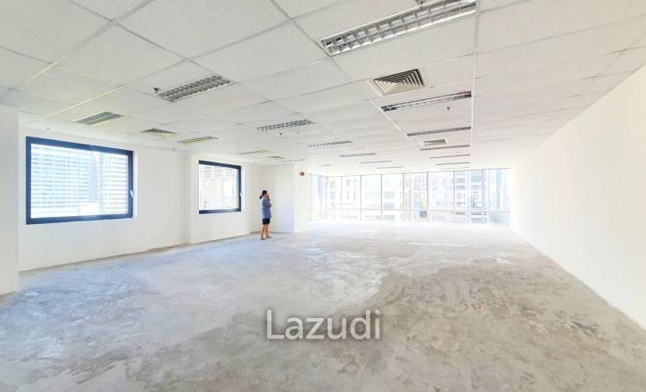 229 SQ.M Office for Rent at 208 Bankok Building