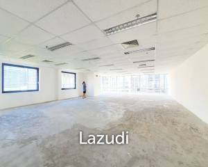 229 SQ.M Office for Rent at 208 Bankok Building