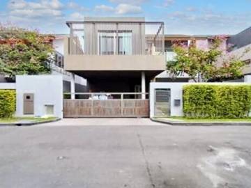 2 Bed 4 Bath 250 SQ.M Private Nirvana Residence