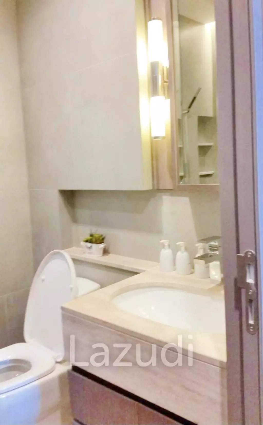 2 Bed 2 Bath 70 SQ.M The Diplomat Sathorn