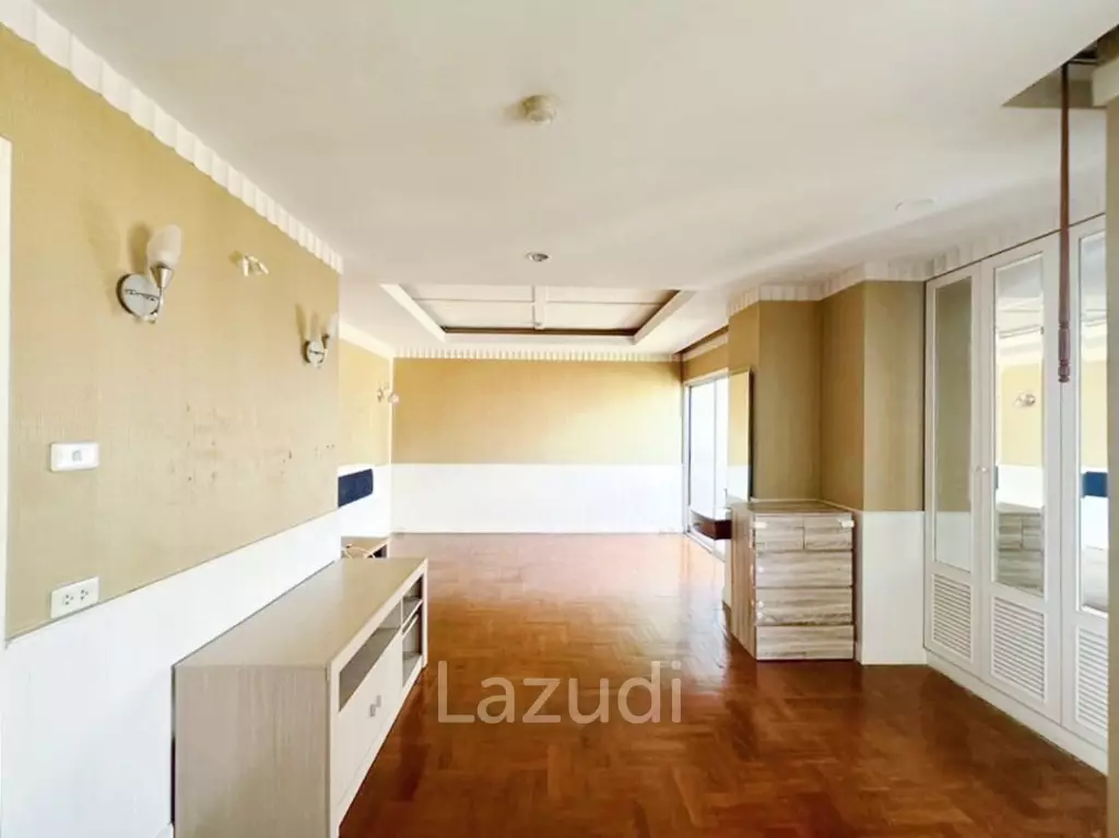 4 Bed 4 Bath 231 SQ.M Baan Kasemsan 1