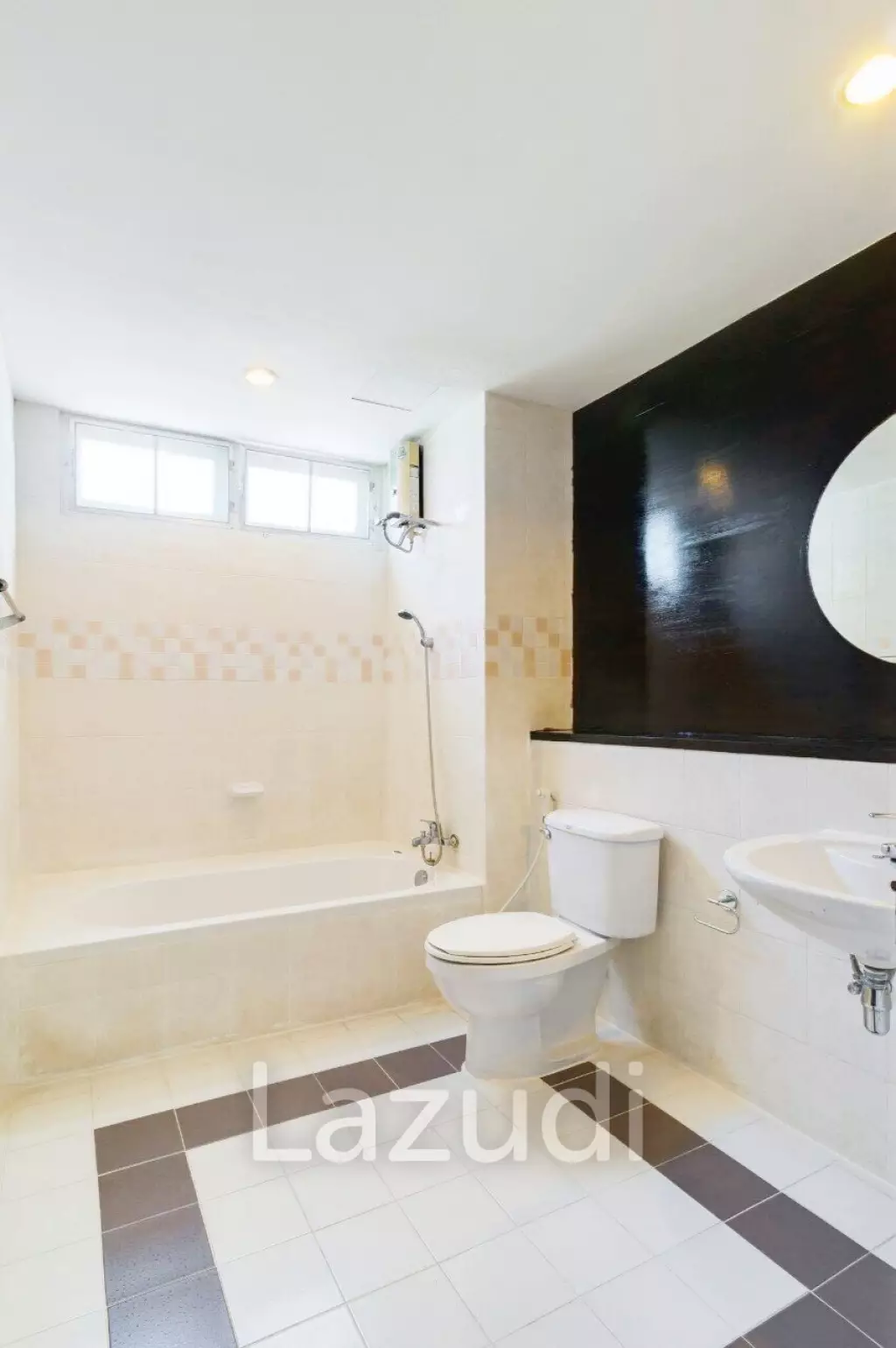 2 Bed 1 Bath 80 SQ.M Le Vanvarothai