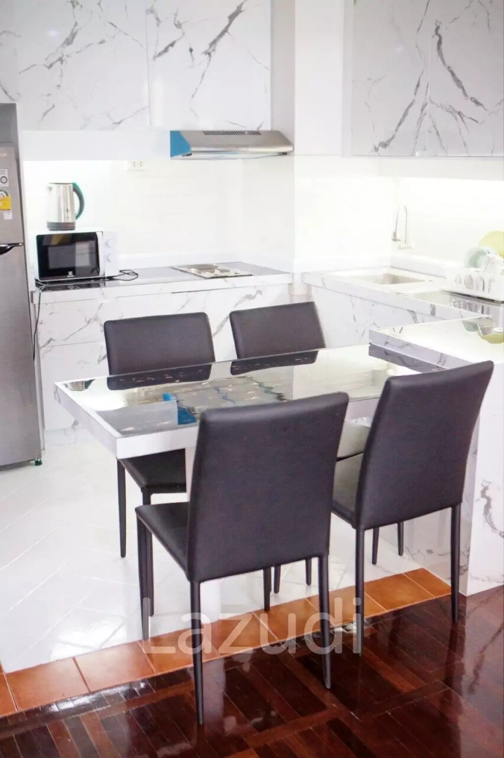 2 Bed 1 Bath 80 SQ.M Le Vanvarothai