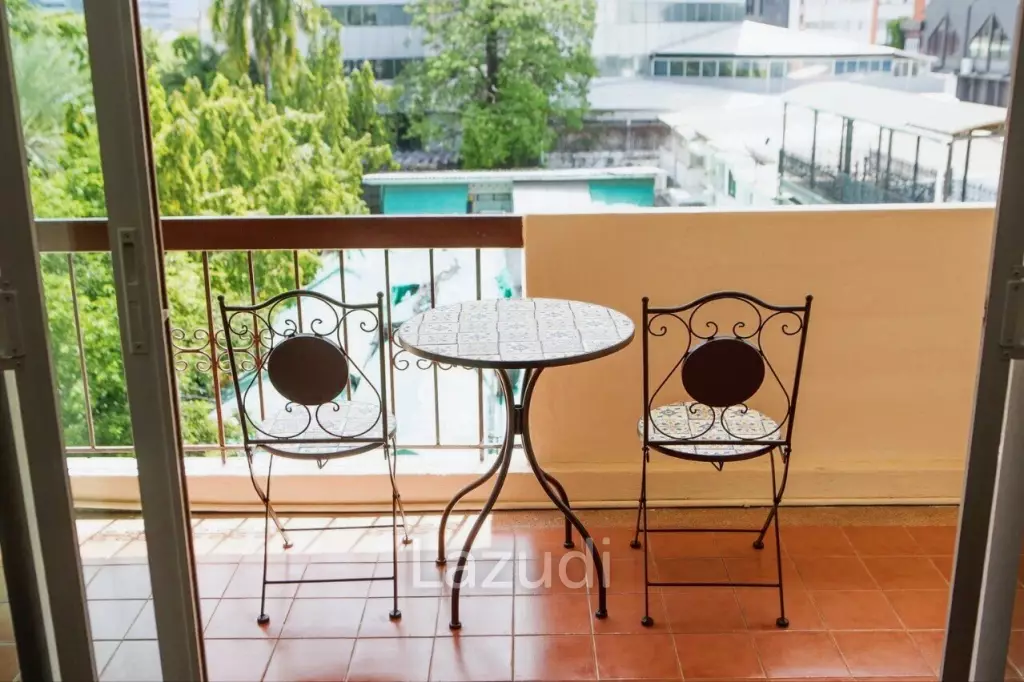 2 Bed 1 Bath 80 SQ.M Le Vanvarothai