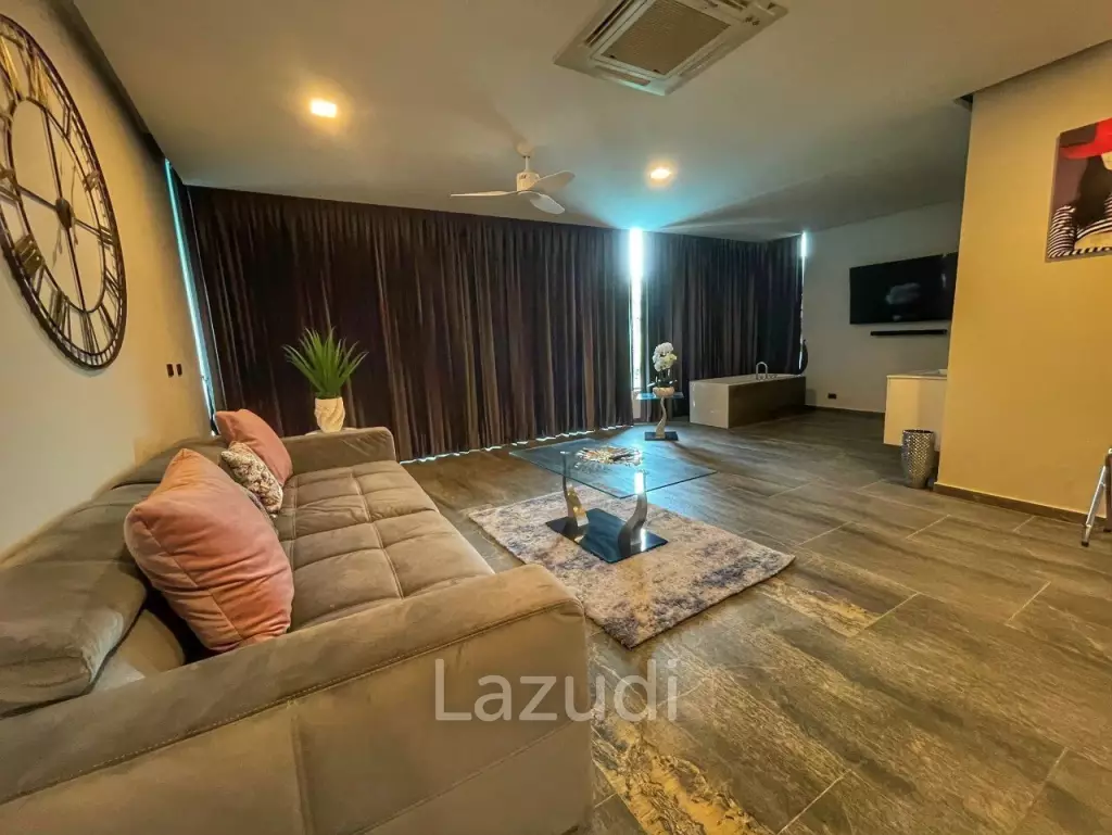4 Beds 5 Baths 390 SQ.M. Villa in Bangsaray
