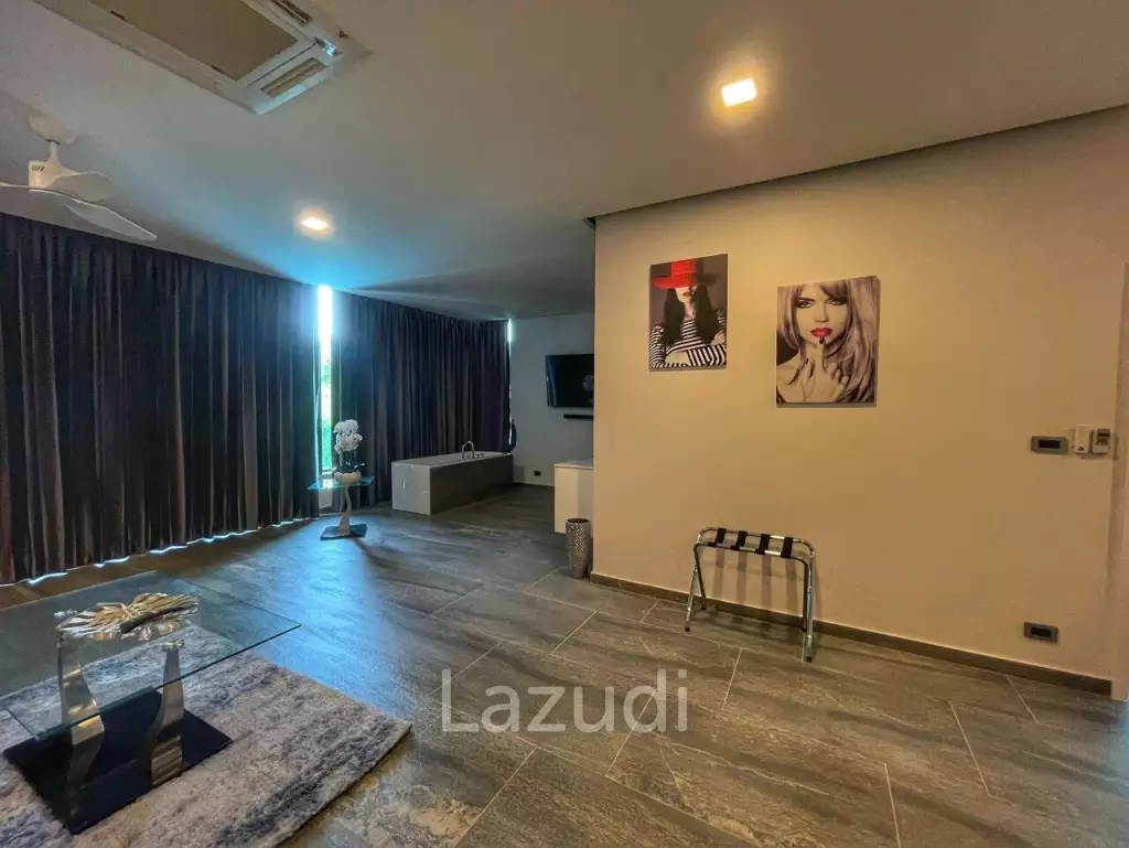 4 Beds 5 Baths 390 SQ.M. Villa in Bangsaray