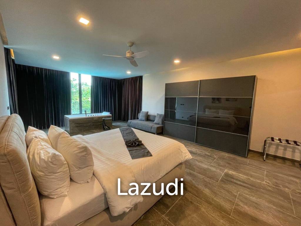 4 Beds 5 Baths 390 SQ.M. Villa in Bangsaray
