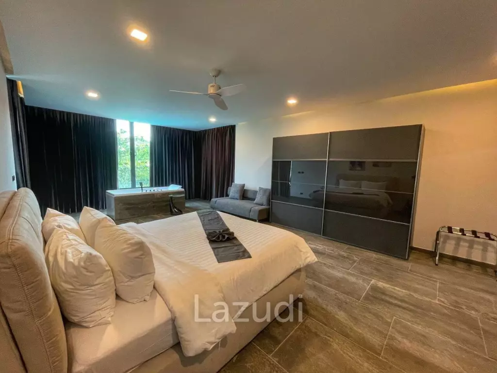 4 Beds 5 Baths 390 SQ.M. Villa in Bangsaray