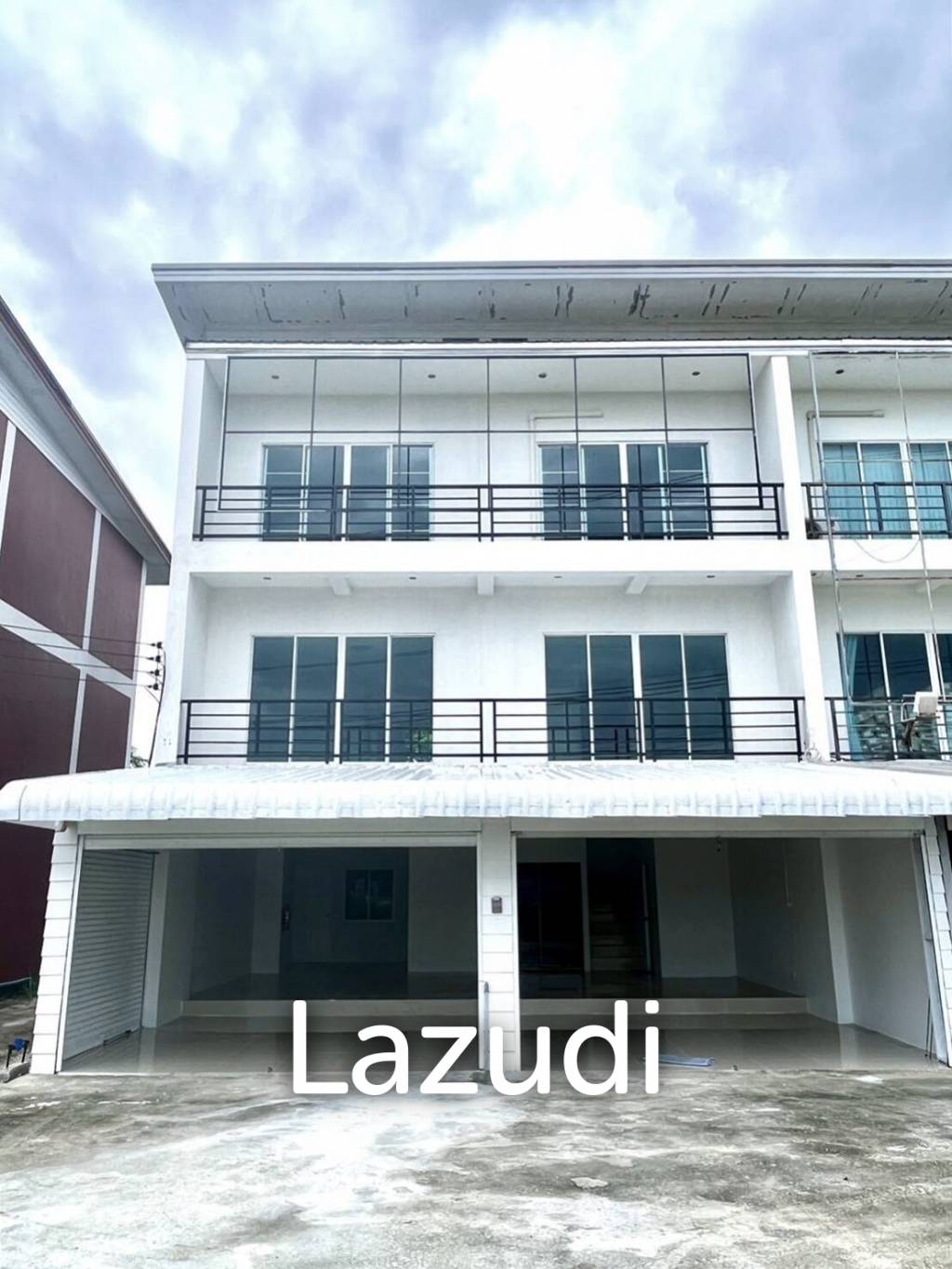 2 Units Building For Sale Close to Main Road