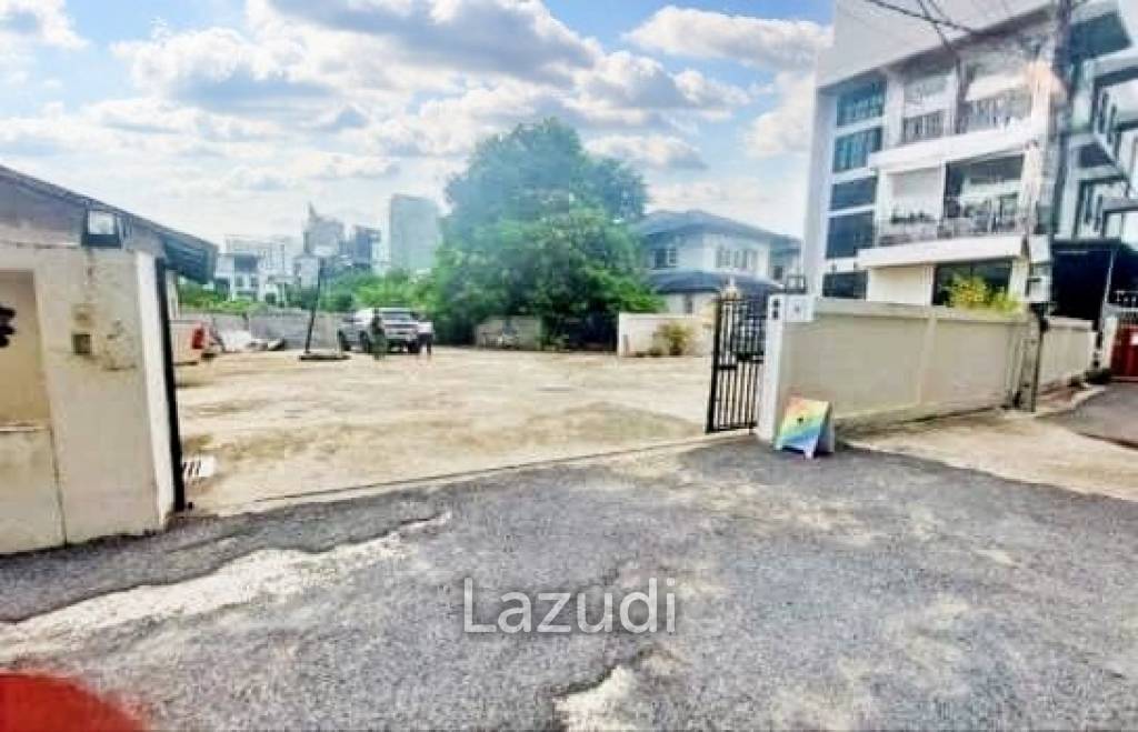 Prime Land for Sale in Sukhumvit 31 - Your Canvas for Dreams