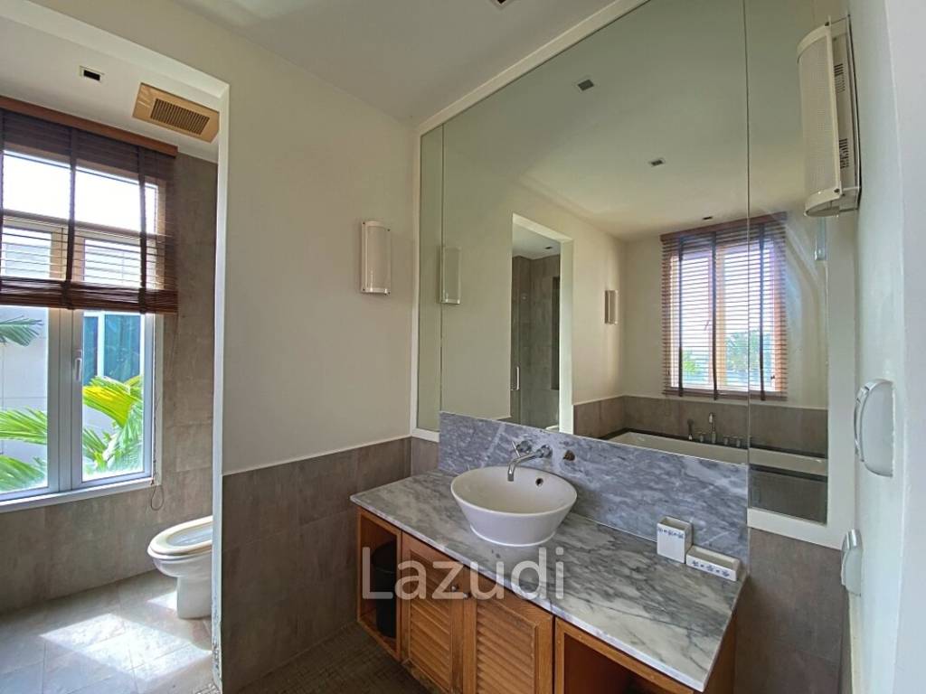 Great Deal! 2 Bed 2 Bath Condo At Blue Lagoon