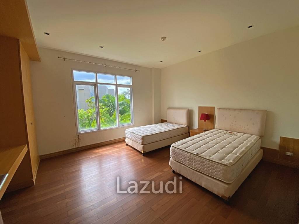 Great Deal! 2 Bed 2 Bath Condo At Blue Lagoon