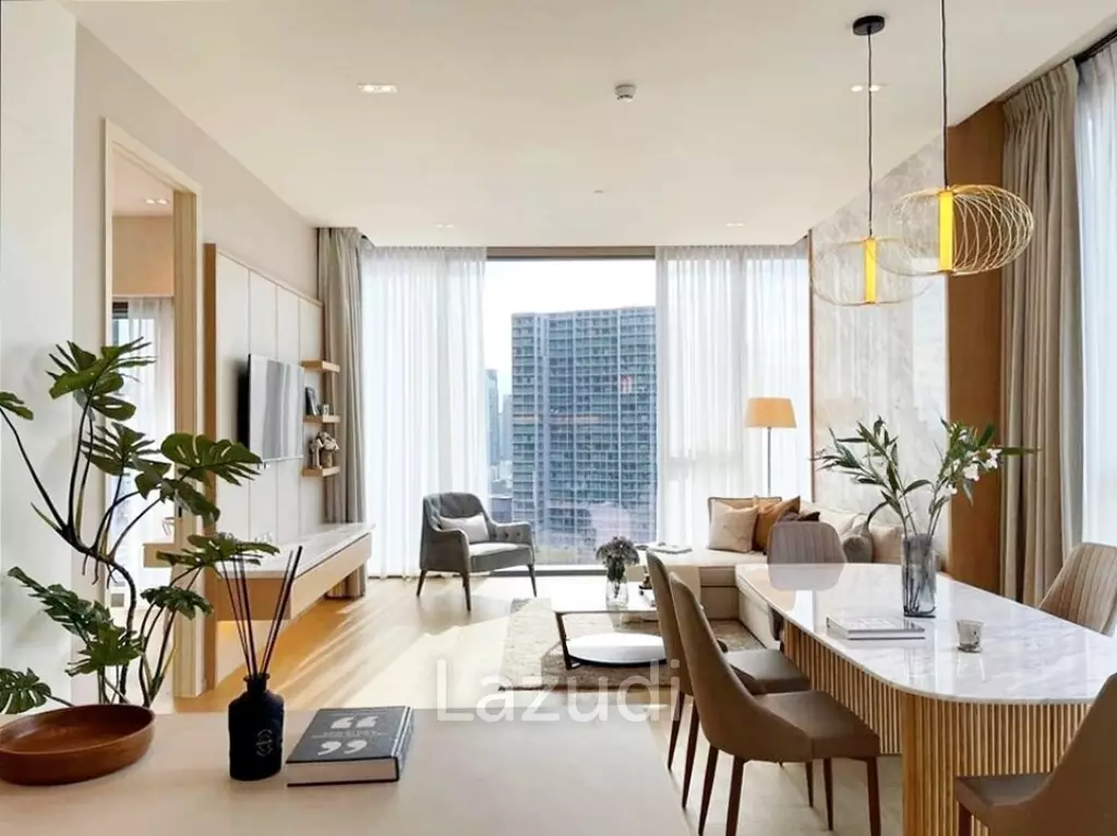 2 Bed 2 Bath 91 SQ.M The Strand Thonglor