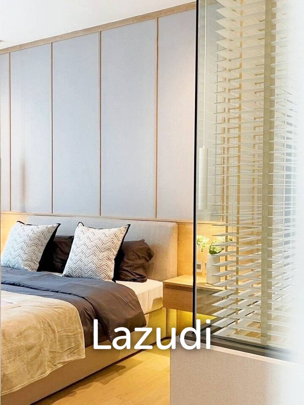 2 Bed 2 Bath 91 SQ.M The Strand Thonglor
