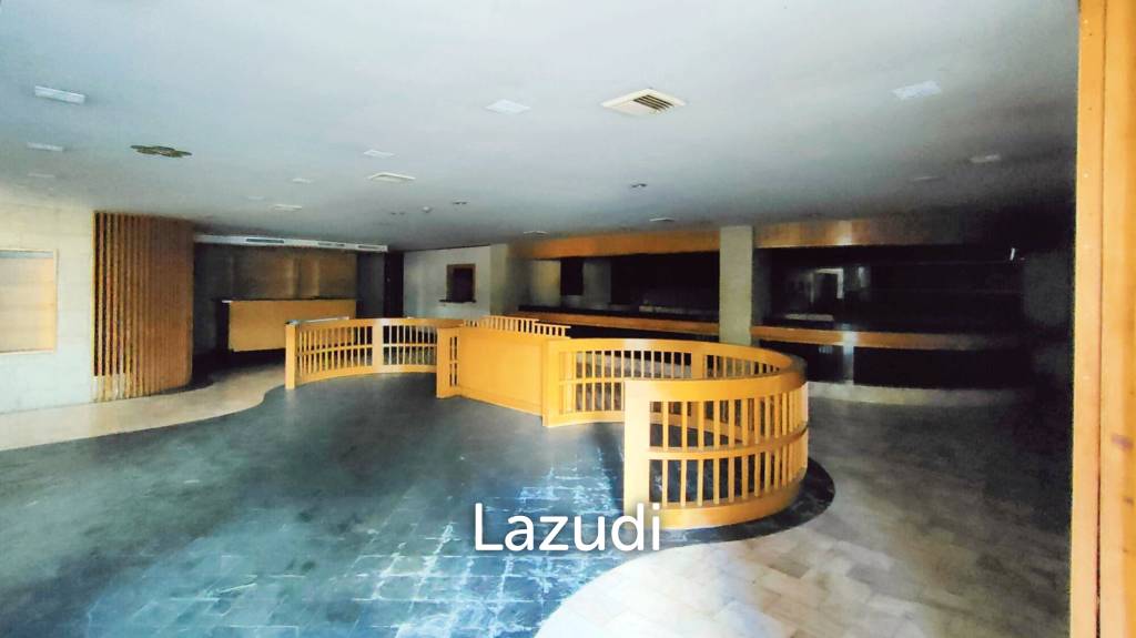 717 SQ.M Retail space for rent in Bangrak