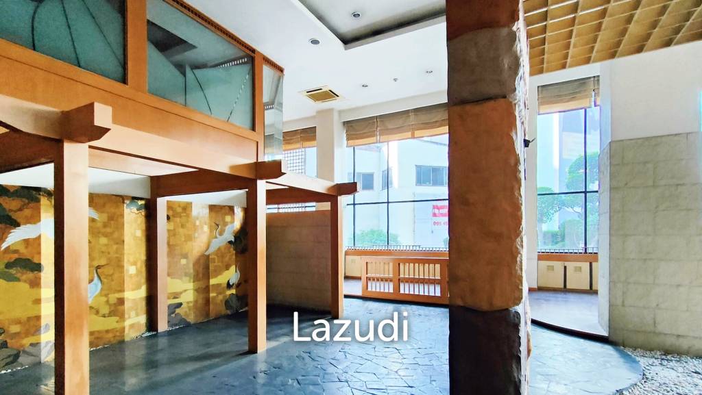 717 SQ.M Retail space for rent in Bangrak