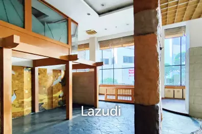717 SQ.M Retail space for rent in Bangrak
