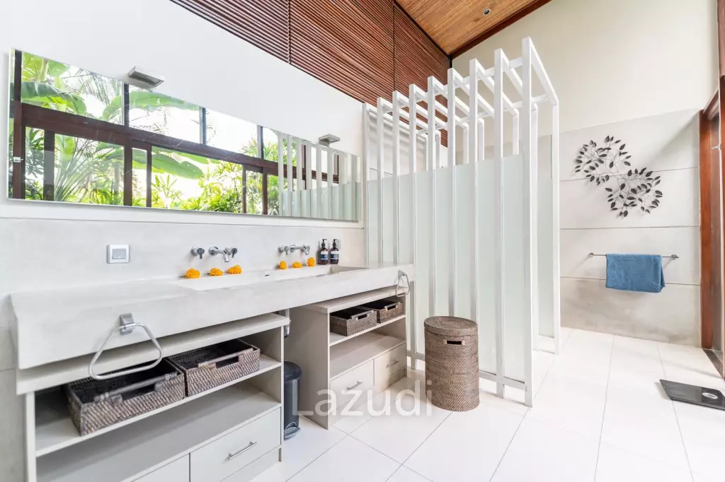 Impressive Freehold Gem in Batu Bolong
