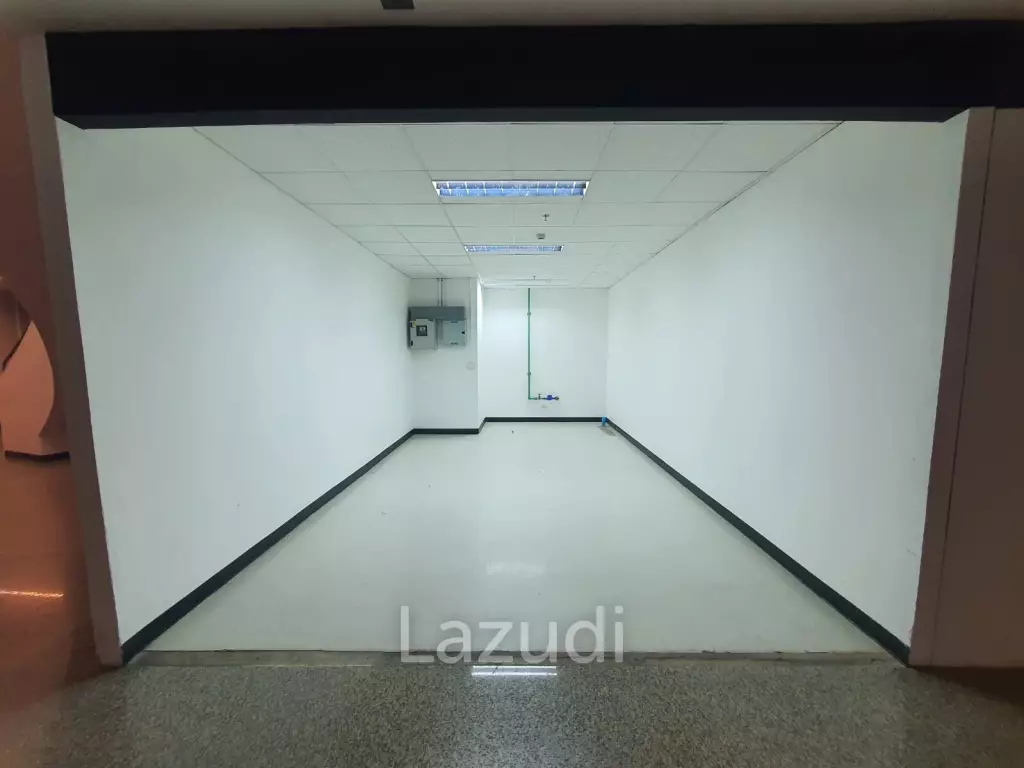 24 SQ.M Retail Space on Interlink Tower Bangna Ground Floor