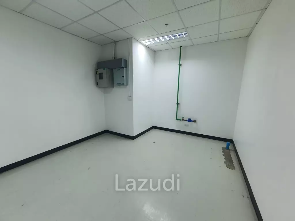 24 SQ.M Retail Space on Interlink Tower Bangna Ground Floor