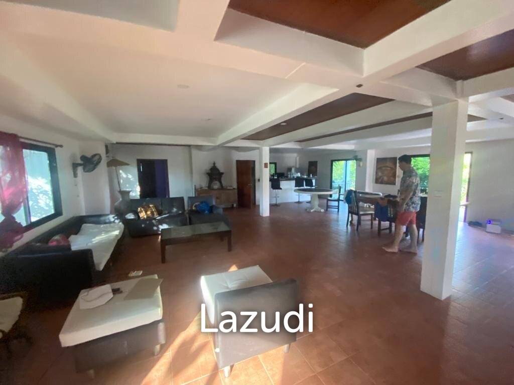 Serene Luxury Unveiled: 400 sqm Villa on 1600 sqm  with Rock-Embedded Pool and Picturesque Park Views