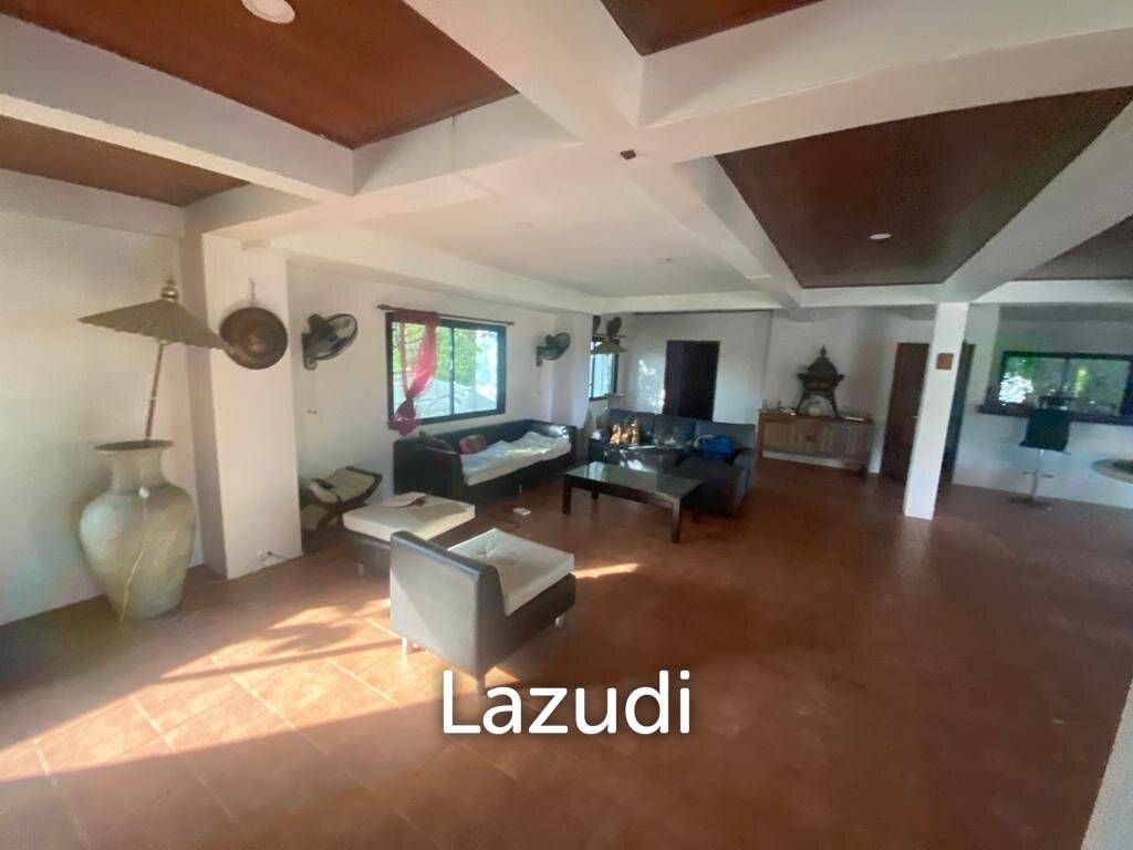 Serene Luxury Unveiled: 400 sqm Villa on 1600 sqm  with Rock-Embedded Pool and Picturesque Park Views