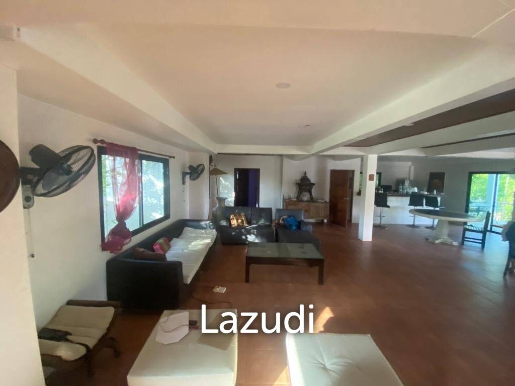 Serene Luxury Unveiled: 400 sqm Villa on 1600 sqm  with Rock-Embedded Pool and Picturesque Park Views