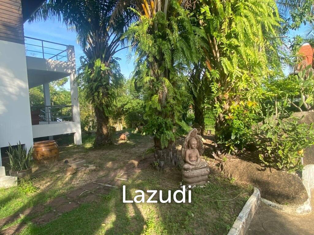 Serene Luxury Unveiled: 400 sqm Villa on 1600 sqm  with Rock-Embedded Pool and Picturesque Park Views