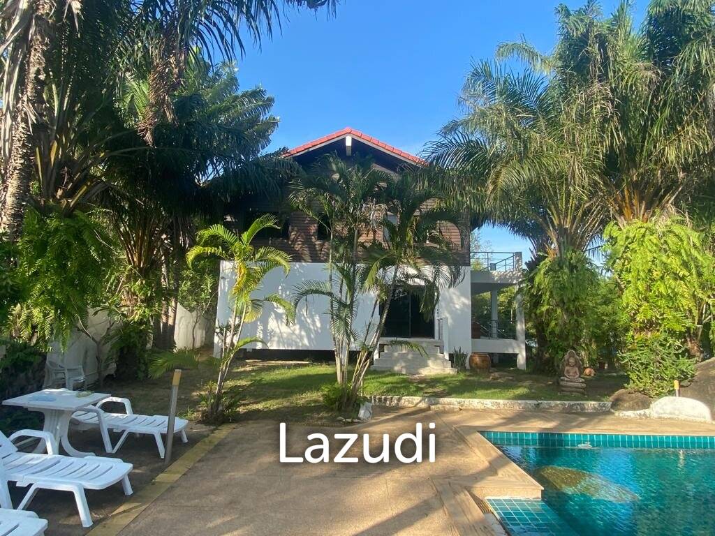 Serene Luxury Unveiled: 400 sqm Villa on 1600 sqm  with Rock-Embedded Pool and Picturesque Park Views