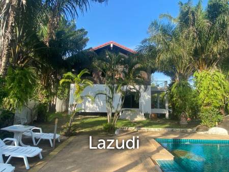 Serene Luxury Unveiled: 400 sqm Villa on 1600 sqm  with Rock-Embedded Pool and Picturesque Park Views