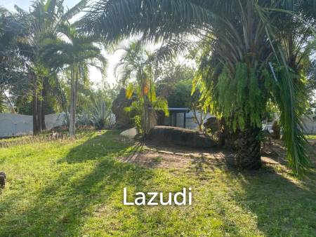 Serene Luxury Unveiled: 400 sqm Villa on 1600 sqm  with Rock-Embedded Pool and Picturesque Park Views