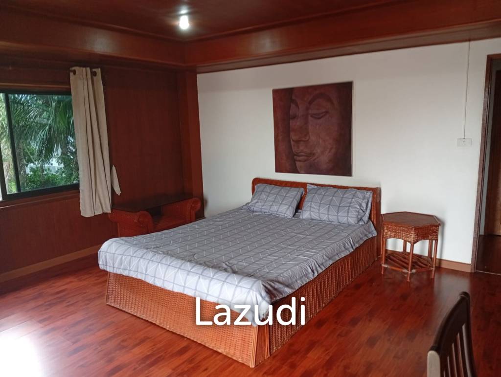 Serene Luxury Unveiled: 400 sqm Villa on 1600 sqm  with Rock-Embedded Pool and Picturesque Park Views