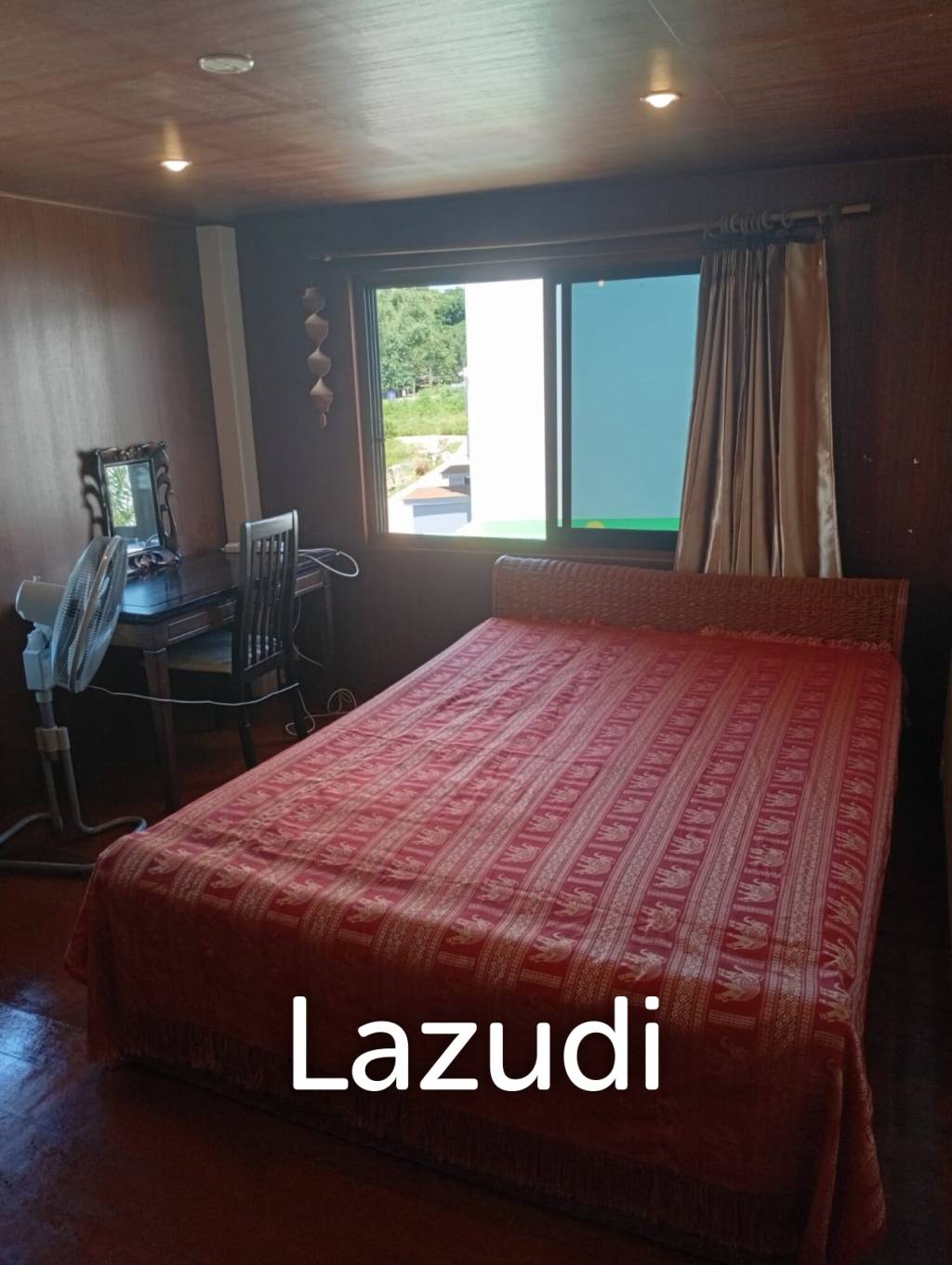 Serene Luxury Unveiled: 400 sqm Villa on 1600 sqm  with Rock-Embedded Pool and Picturesque Park Views