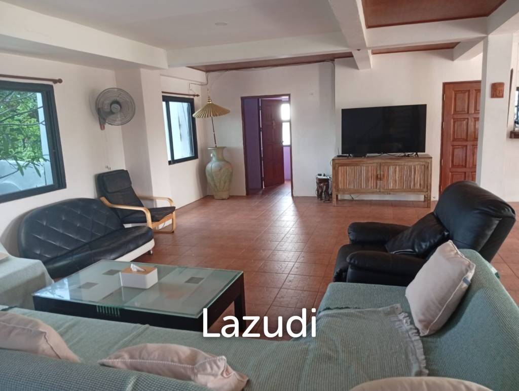 Serene Luxury Unveiled: 400 sqm Villa on 1600 sqm  with Rock-Embedded Pool and Picturesque Park Views