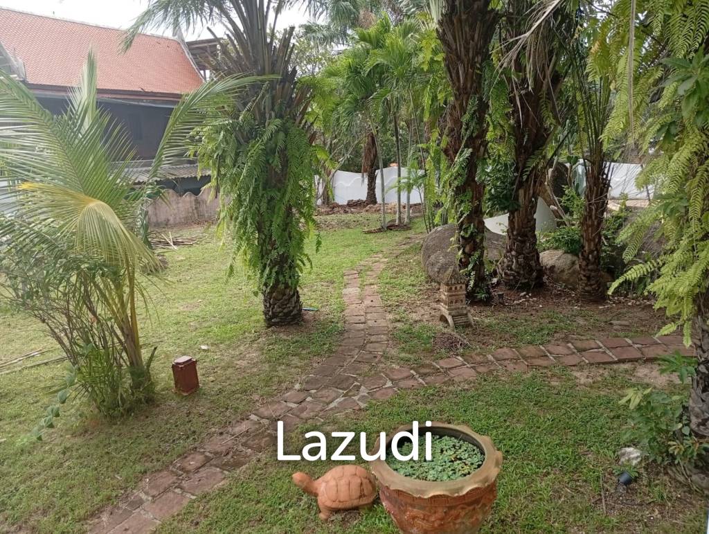 Serene Luxury Unveiled: 400 sqm Villa on 1600 sqm  with Rock-Embedded Pool and Picturesque Park Views