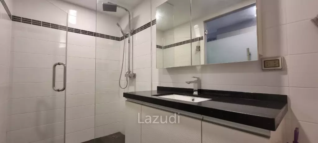 Studio 1 Bath 46.5 SQ.M. Park Royal 2