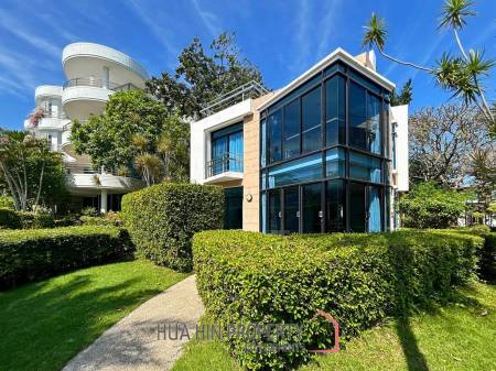 Baan Chai Talay: Beach Front 3 Bedroom Villa