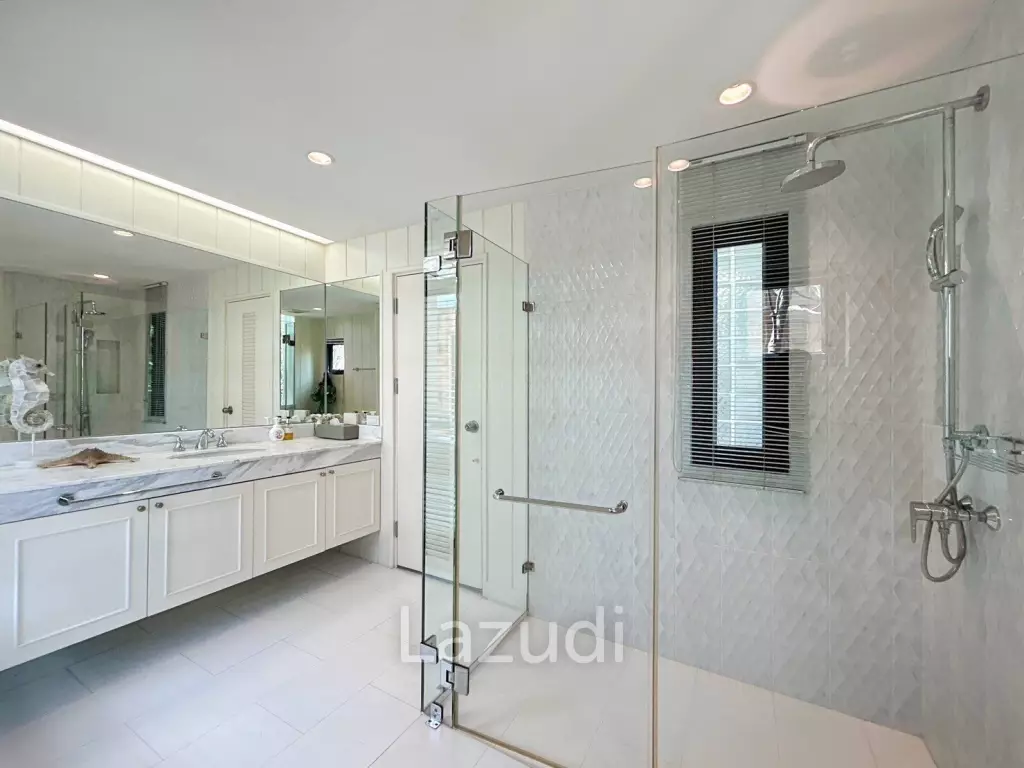 Baan Chai Talay: Beach Front 3 Bedroom Villa