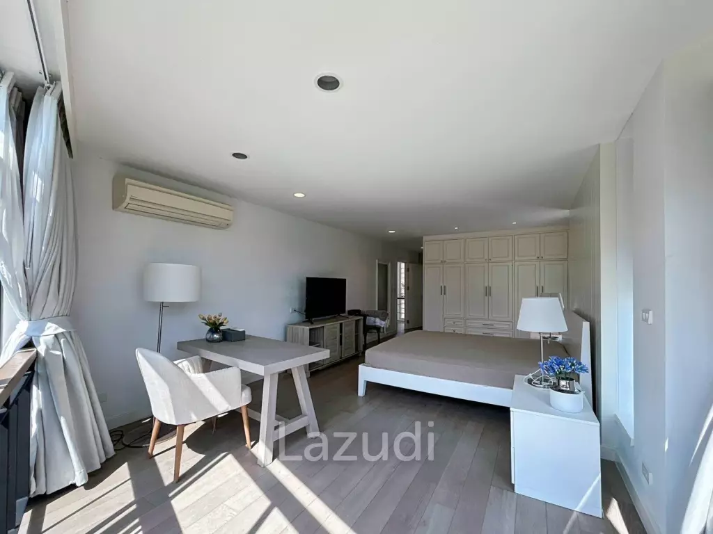 Baan Chai Talay: Beach Front 3 Bedroom Villa