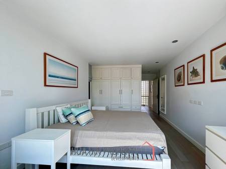 Baan Chai Talay: Beach Front 3 Bedroom Villa